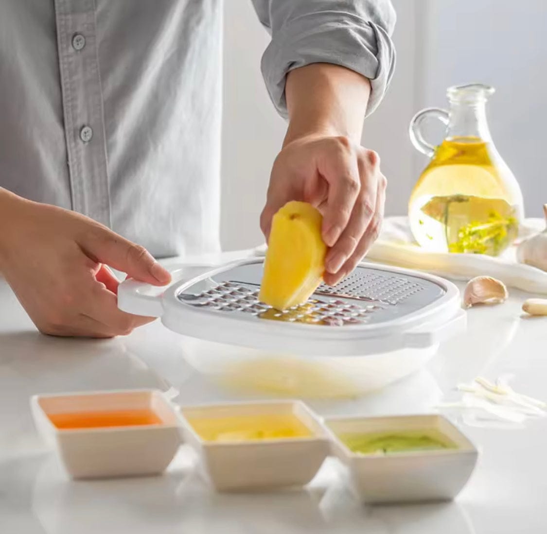 4 IN 1 Multi Grater with Case & Plastic Cover